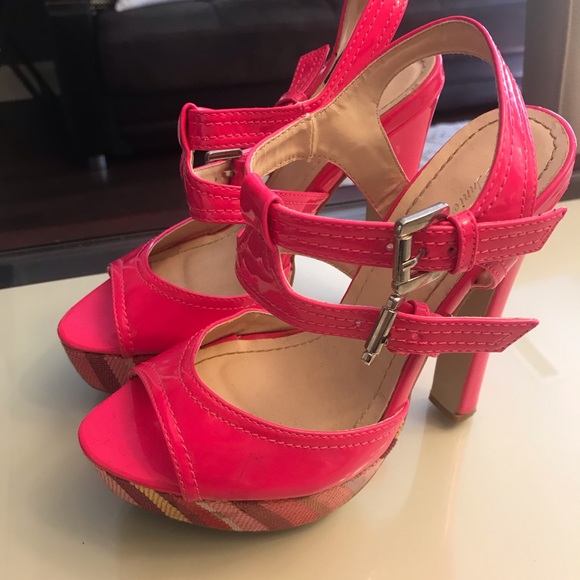 Very beautiful pair of heels, glossy pink. - Picture 3 of 7